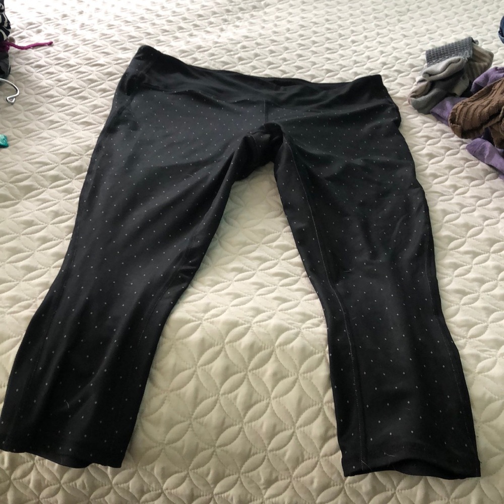 GAP fit Capri leggings, polka dot black and gray